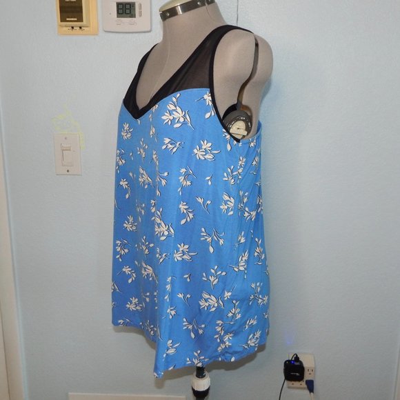 Soma Size L Blue White Floral Tank Top Built in Bra Adjustable Shirt Sleepwear - Picture 4 of 10